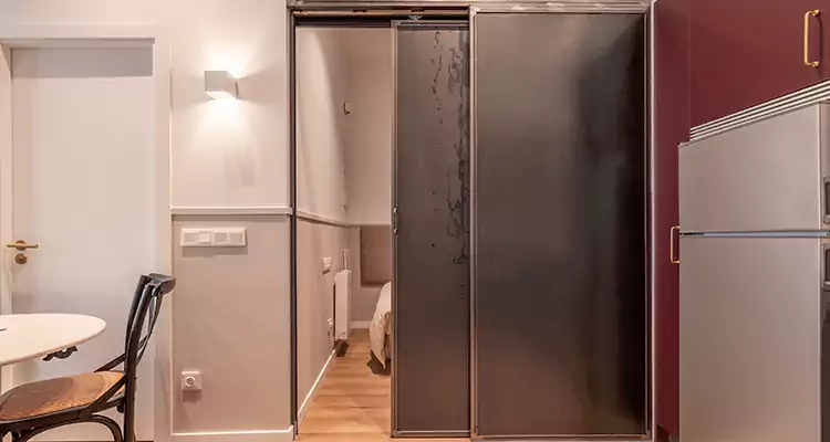 We Fix Closet Sliding Door in Immokalee, FL 