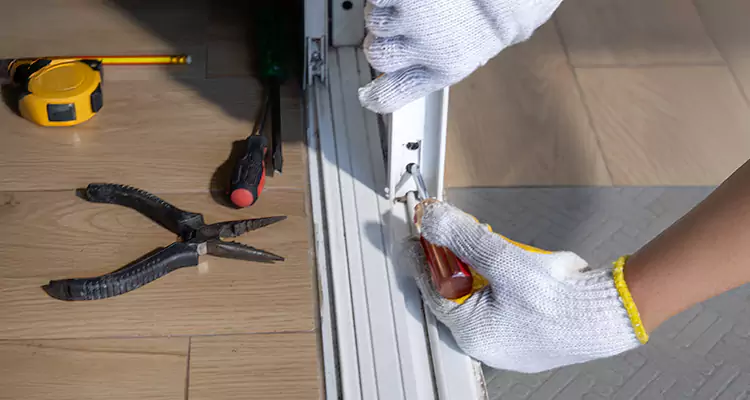 Screen Door Wheel Replacement in Immokalee, FL